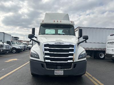 Used 2018 Freightliner Cascadia Detroit DD13 Semi Truck for sale #277675 - photo 2