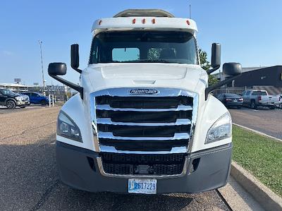 Used 2018 Freightliner Cascadia Detroit DD13 Semi Truck for sale #277696 - photo 2
