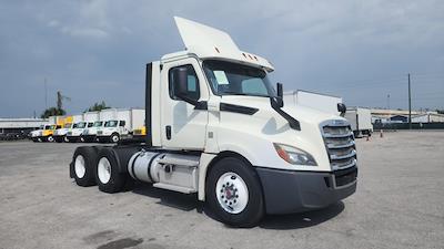 Used 2018 Freightliner Cascadia Detroit DD13 Semi Truck for sale #277755 - photo 1