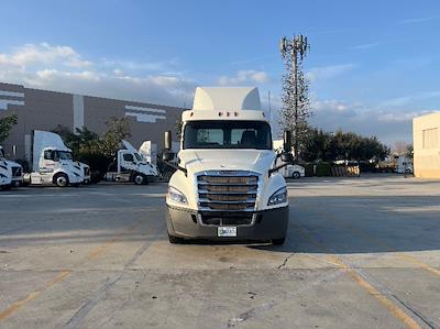 Used 2018 Freightliner Cascadia - photo 1