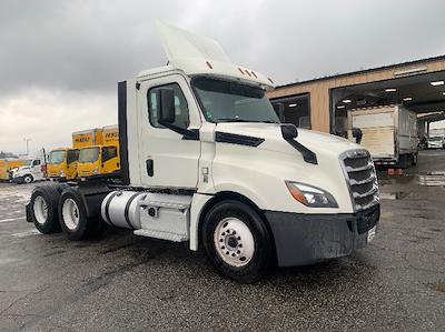 Used 2018 Freightliner Cascadia Detroit DD13 Semi Truck for sale #277828 - photo 1