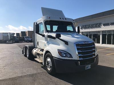 Used 2018 Freightliner Cascadia Detroit DD13 Semi Truck for sale #277882 - photo 1