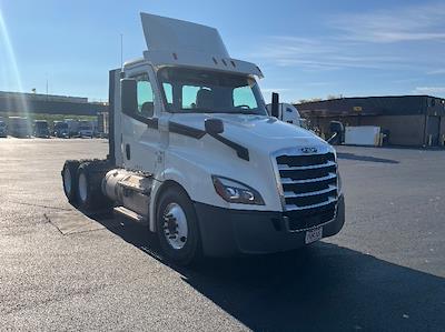 Used 2018 Freightliner Cascadia Detroit DD13 Semi Truck for sale #277954 - photo 1