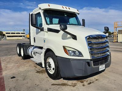 Used 2018 Freightliner Cascadia Detroit DD13 Semi Truck for sale #277978 - photo 1