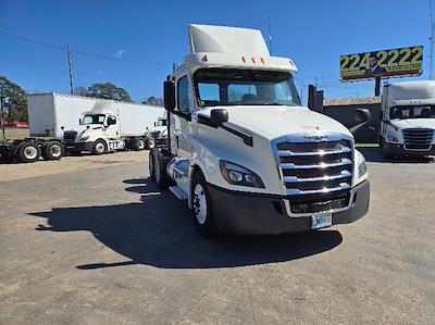 Used 2018 Freightliner Cascadia - photo 1