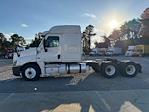 Used 2020 Freightliner Cascadia Detroit DD15AT Semi Truck with Sleeper Cab for sale #278906 - photo 4