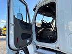 Used 2020 Freightliner Cascadia Detroit DD15AT Semi Truck with Sleeper Cab for sale #278906 - photo 9