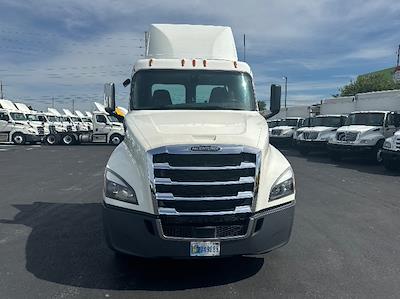Used 2020 Freightliner Cascadia Detroit DD15AT Semi Truck for sale #279467 - photo 2