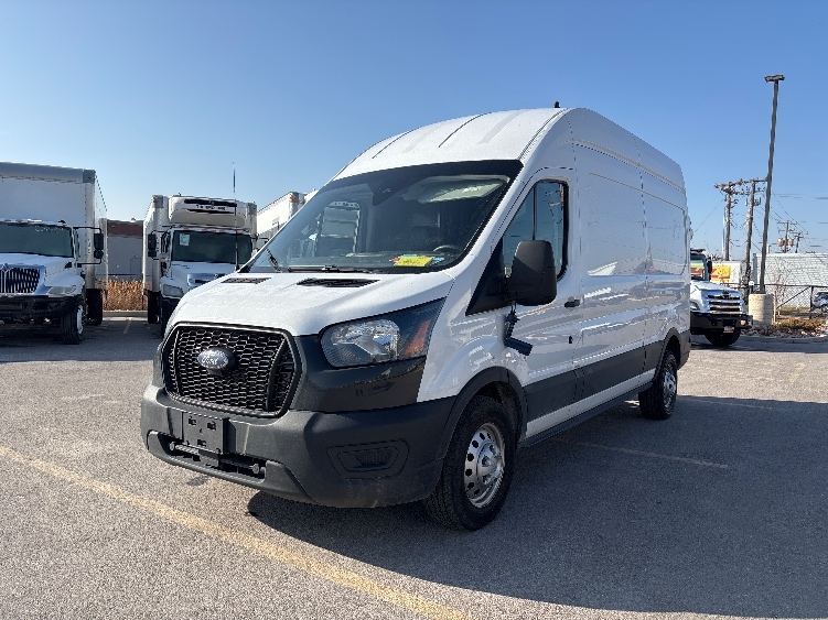 Used 2023 Ford Transit 250 - photo 5