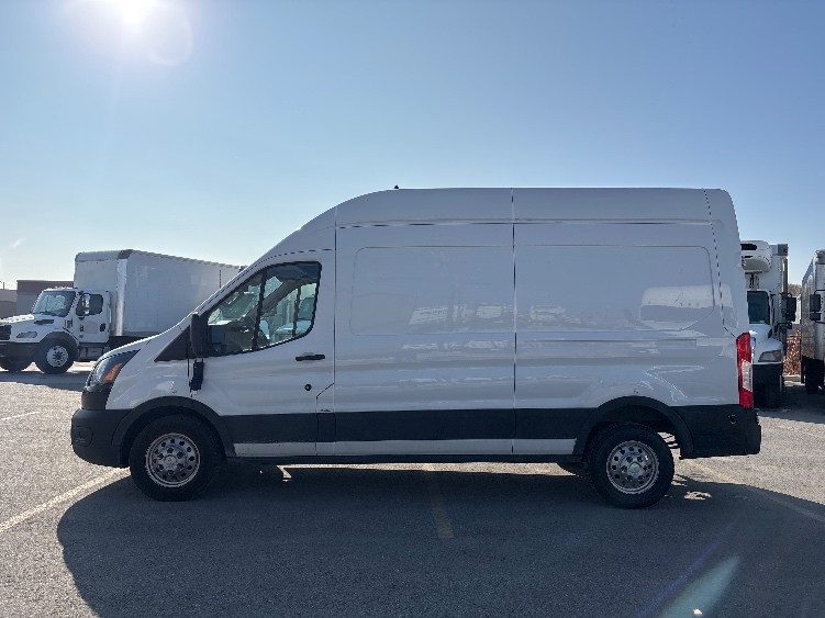 Used 2023 Ford Transit 250 - photo 6