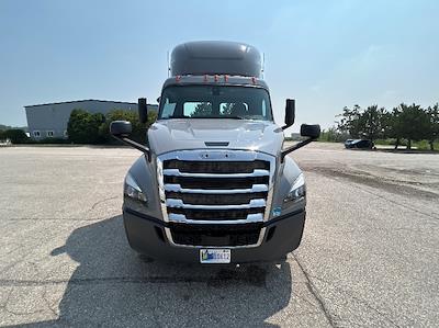 Used 2020 Freightliner Cascadia Detroit DD13 Semi Truck for sale #279936 - photo 2