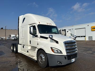 Used 2020 Freightliner Cascadia - photo 1