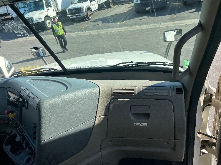 Used 2020 Freightliner Cascadia - photo 16