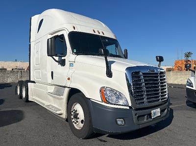 Used 2020 Freightliner Cascadia - photo 1