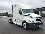 Used 2022 Freightliner Cascadia Detroit DD15AT Semi Truck with Sleeper Cab for sale #280230 - photo 1