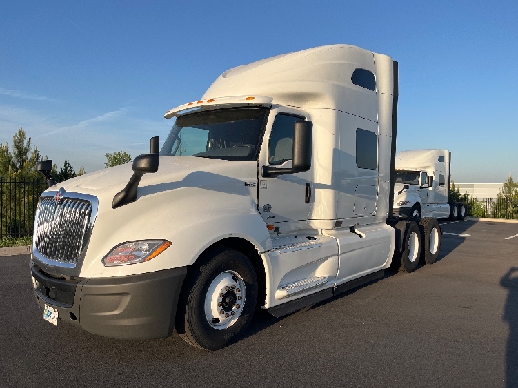 Used 2019 International LT - photo 5