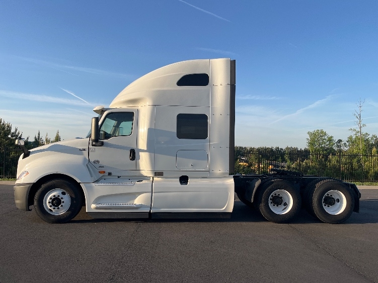 Used 2019 International LT - photo 6