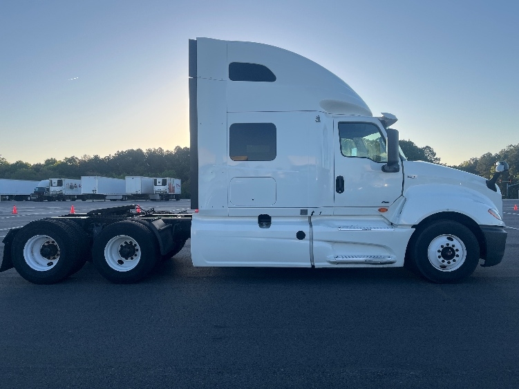 Used 2019 International LT - photo 10