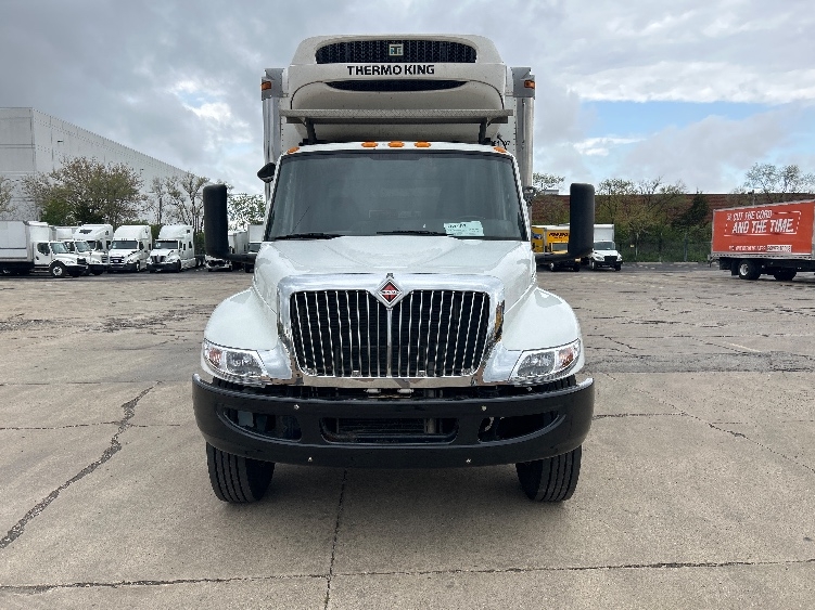 Used 2019 International MV - photo 2