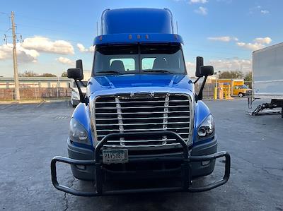 Used 2020 Freightliner Cascadia Detroit DD13 Semi Truck for sale #284671 - photo 2