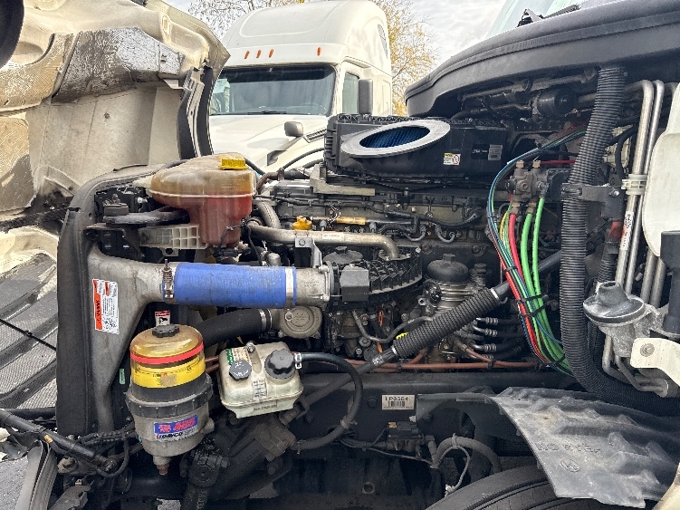 Used 2020 Freightliner Cascadia - photo 21