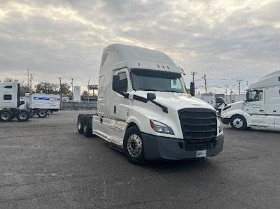 Used 2020 Freightliner Cascadia Detroit DD15AT Semi Truck with Sleeper Cab for sale #284701 - photo 1