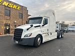 Used 2020 Freightliner Cascadia Detroit DD15AT Semi Truck with Sleeper Cab for sale #284701 - photo 3
