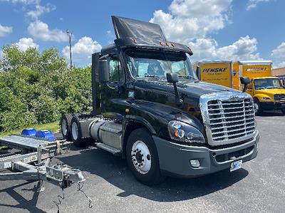 Used 2020 Freightliner Cascadia Detroit DD13 Semi Truck for sale #284840 - photo 1