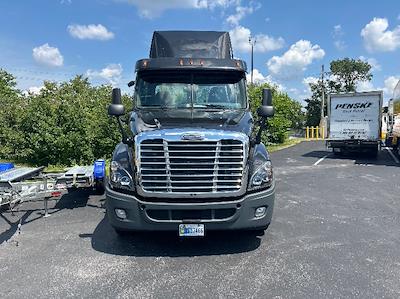 Used 2020 Freightliner Cascadia Detroit DD13 Semi Truck for sale #284840 - photo 2