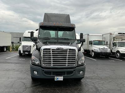 Used 2020 Freightliner Cascadia Detroit DD13 Semi Truck for sale #284842 - photo 2