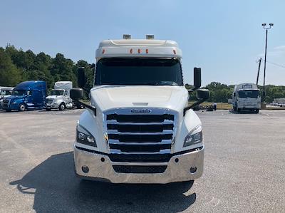 Used 2020 Freightliner Cascadia Detroit DD15AT Semi Truck with Sleeper Cab for sale #285398 - photo 2