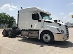 Used 2020 Freightliner Cascadia Detroit DD15AT Semi Truck with Sleeper Cab for sale #285400 - photo 1
