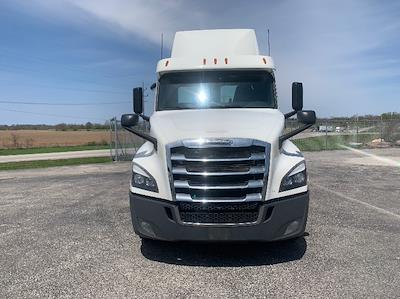 Used 2020 Freightliner Cascadia Detroit DD13 Semi Truck for sale #285583 - photo 2