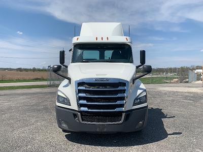 Used 2020 Freightliner Cascadia Detroit DD13 Semi Truck for sale #285584 - photo 2