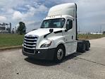 Used 2020 Freightliner Cascadia Detroit DD15AT Semi Truck for sale #285695 - photo 3
