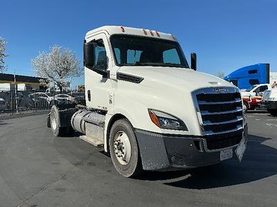 Used 2020 Freightliner Cascadia - photo 1