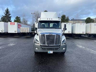 Used 2020 Freightliner Cascadia Detroit DD15AT Semi Truck for sale #285873 - photo 2