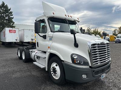 Used 2020 Freightliner Cascadia Detroit DD15AT Semi Truck for sale #285874 - photo 1