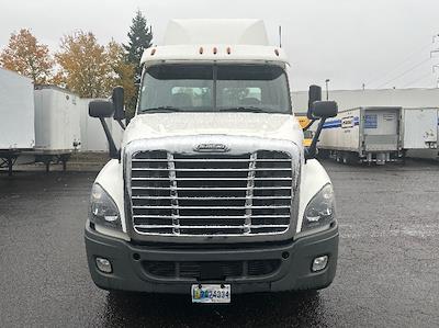 Used 2020 Freightliner Cascadia Detroit DD15AT Semi Truck for sale #285875 - photo 2