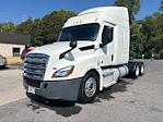 Used 2020 Freightliner Cascadia Detroit DD15AT Semi Truck with Sleeper Cab for sale #286247 - photo 3