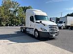 Used 2020 Freightliner Cascadia Detroit DD15AT Semi Truck with Sleeper Cab for sale #286248 - photo 1