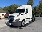 Used 2020 Freightliner Cascadia Detroit DD15AT Semi Truck with Sleeper Cab for sale #286248 - photo 3