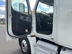 Used 2020 Freightliner Cascadia Detroit DD15AT Semi Truck with Sleeper Cab for sale #286249 - photo 9