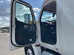 Used 2020 Freightliner Cascadia Detroit DD15AT Semi Truck with Sleeper Cab for sale #286250 - photo 9