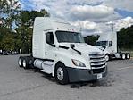 Used 2020 Freightliner Cascadia Detroit DD15AT Semi Truck with Sleeper Cab for sale #286251 - photo 1