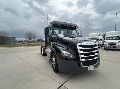 Used 2020 Freightliner Cascadia - photo 1
