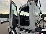 Used 2020 Freightliner Cascadia Detroit DD13 Semi Truck for sale #289820 - photo 9