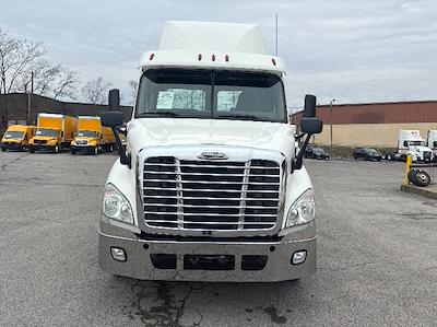 Used 2020 Freightliner Cascadia - photo 1