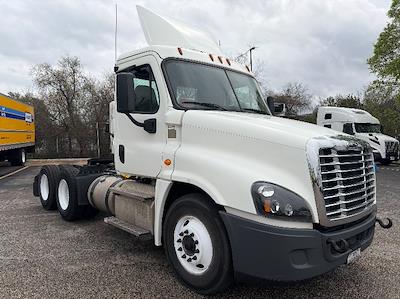 Used 2020 Freightliner Cascadia - photo 1