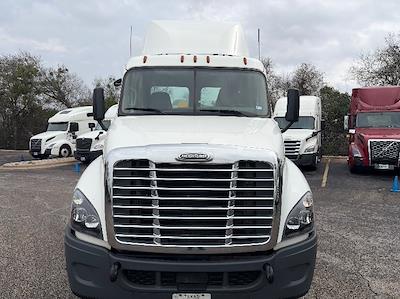 Used 2020 Freightliner Cascadia - photo 1